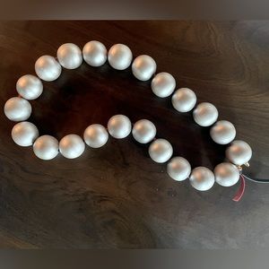 Clare Vivier pearlized wood necklace